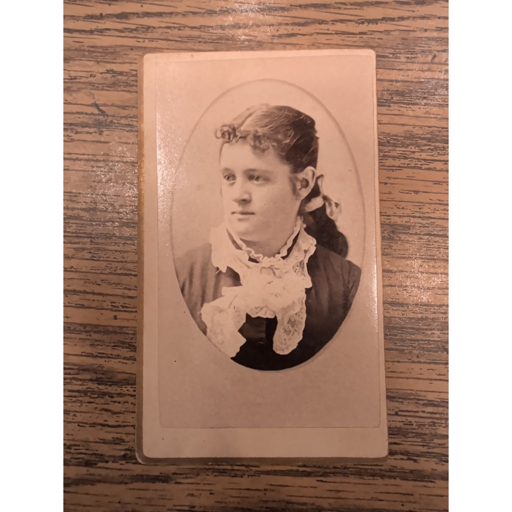 Antique Cabinet Card Woman Lady Victorian Portrait Shelbyville Illinois 4x2.75